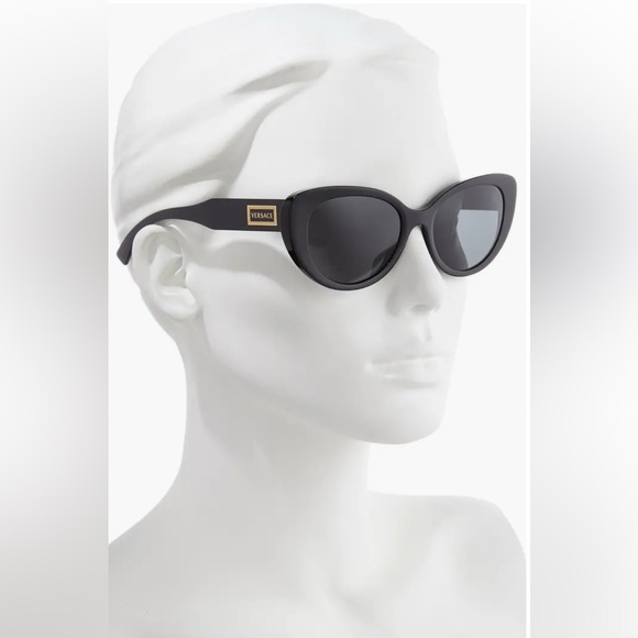 NEW VERSACE BLK CAT EYE, GOLD HARDWARE, ORIGINAL BOX, BOOKLET, MICROFIBER CLOTH - Picture 1 of 10